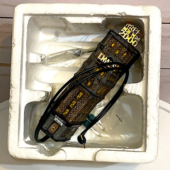 DEPARTMENT 56 - Times Tower Ornament – Classic Ornament Series –Heritage Village - Picture 8 of 10